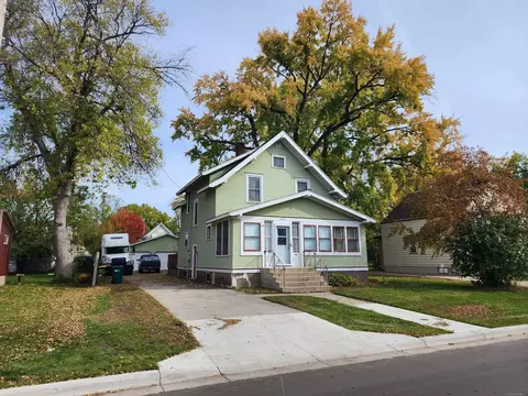613 2nd St SE, Willmar, MN 56201
