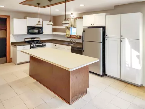 613 2nd St SE, Willmar, MN 56201 photo 2