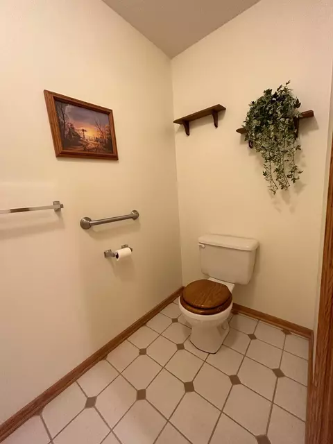 325 4th Ave SE, Plainview, MN 55964 photo 34