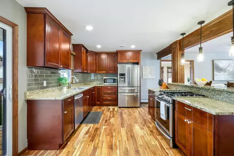 4106 Blackhawk Rd, Eagan, MN 55122 photo 9