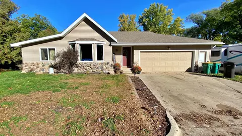 319 Division St W, New Richland, MN 56072