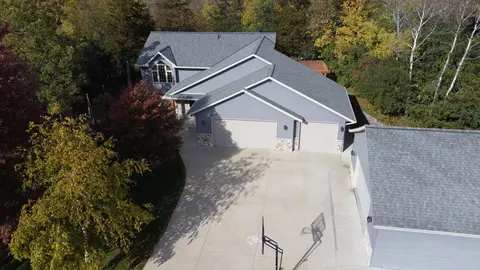 128 Ridge Rd, New London, MN 56273