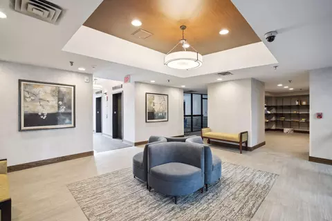 1181 Edgcumbe Rd #1205, Saint Paul, MN 55105