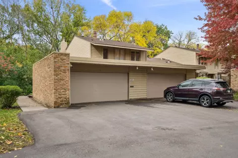 10231 Scarborough Rd, Bloomington, MN 55437