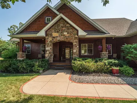 13680 Gossamer Way, Apple Valley, MN 55124