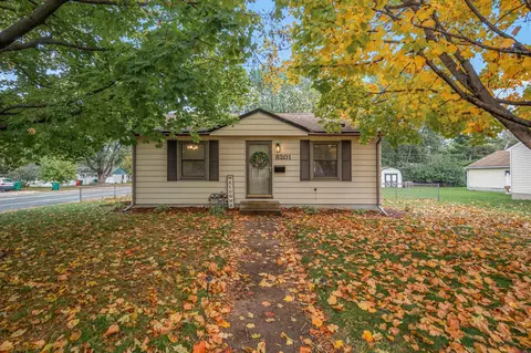 8201 Clinton Ave S, Bloomington, MN 55420