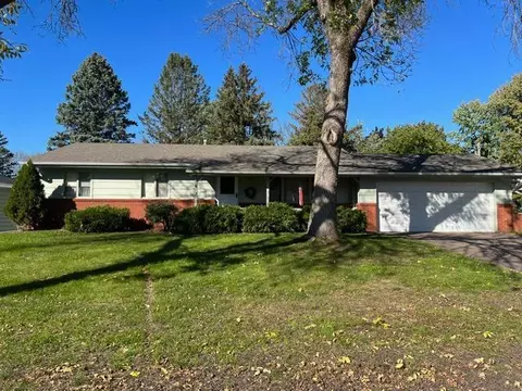 2245 Beam Ave, Maplewood, MN 55109