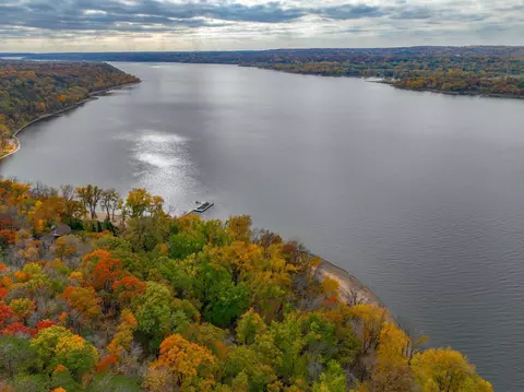 227 Cedar Dr W, Hudson, WI 54016 photo 9