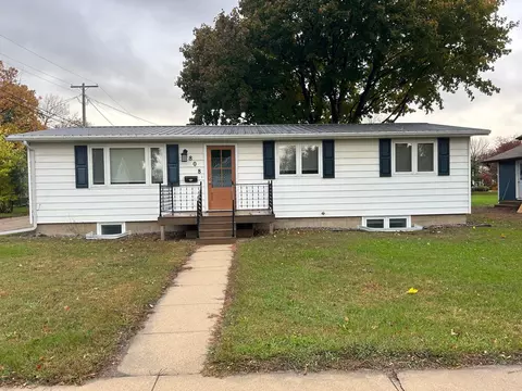 808 Haarfager Ave N, Canby, MN 56220