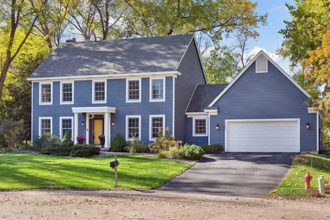 2391 Vernon Cir, Minnetonka, MN 55305