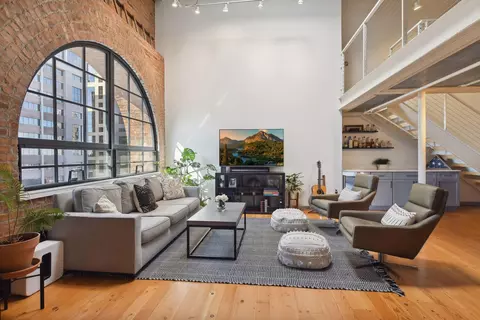 250 Park Ave #702, Minneapolis, MN 55415