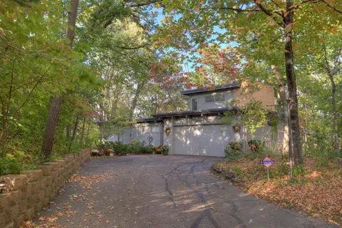 1621 Brightwood Dr, Wayzata, MN 55391