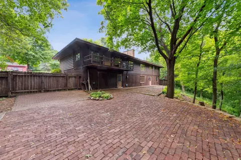 13741 Wellington Cres, Burnsville, MN 55337