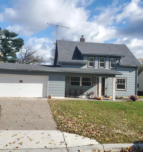 324 Grove St N, Mora, MN 55051