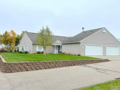 1504 Highview Trl #4, Albert Lea, MN 56007