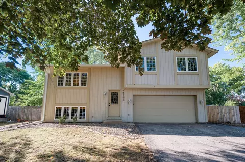 15786 Island View Rd NW, Prior Lake, MN 55372