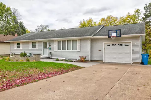 541 7th St NW, Elk River, MN 55330