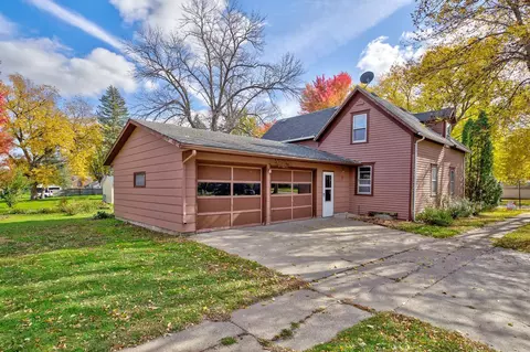 903 15th St E, Glencoe, MN 55336 photo 3