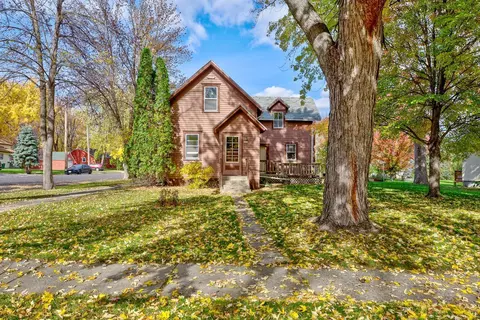 903 15th St E, Glencoe, MN 55336