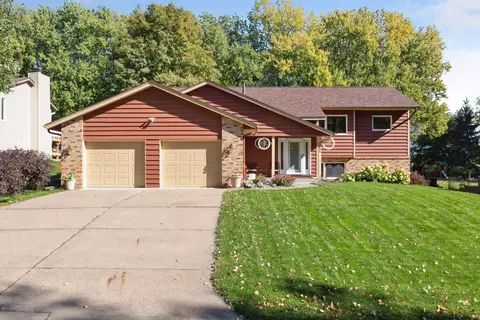 1986 Parkway Dr, North Saint Paul, MN 55109
