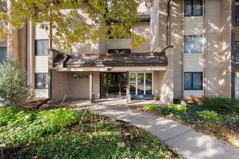 1690 Highway 36 W #333, Roseville, MN 55113