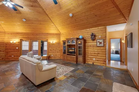 Living - 12531 250th St, Milaca, MN 56353 photo 5 of 7