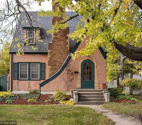 1318 S Minnesota Ave, Saint Peter, MN 56082