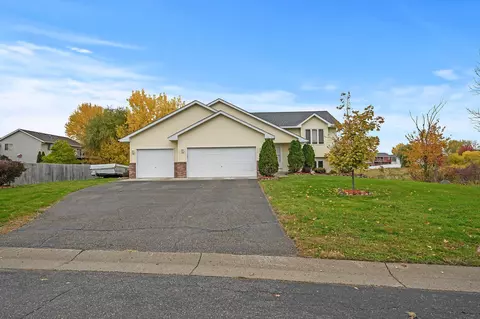 1608 Maple Ave, Buffalo, MN 55313