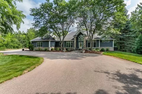 8521 Tigua Ln, Chanhassen, MN 55317