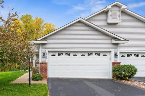 527 Deer Ridge Ln S, Maplewood, MN 55119