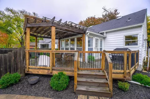 1005 5th St, Hudson, WI 54016
