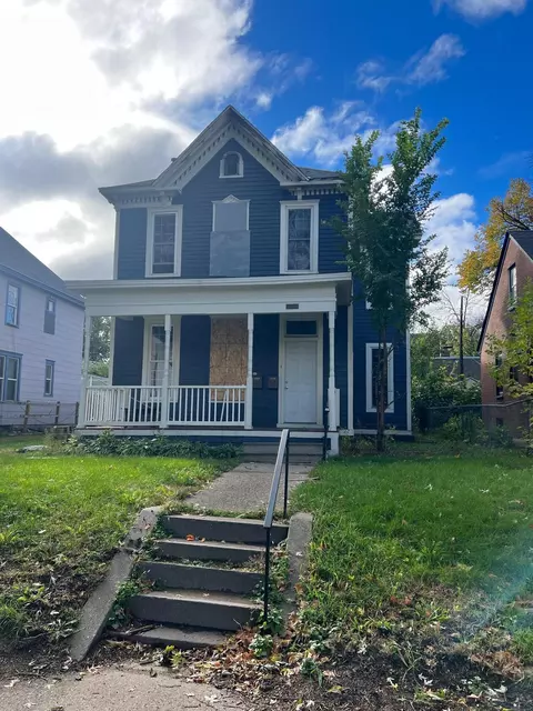372 Aurora Ave, Saint Paul, MN 55103