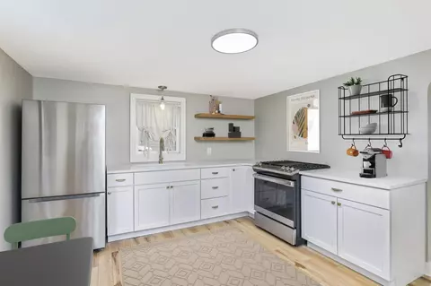 20660 Holyoke Ave, Lakeville, MN 55044