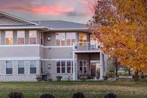 1171 Gallery Ln, Chaska, MN 55318
