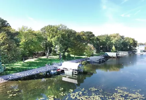 5515 Timber Ln, Shorewood, MN 55331