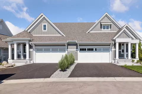 51 Spring Farm Rd, North Oaks, MN 55127