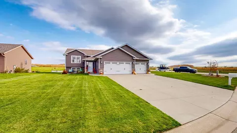 Exterior - 596 6th Ct SE, Dover, MN 55929 photo 3 of 5
