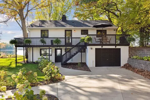 9059 N Shore Trl N, Forest Lake, MN 55025
