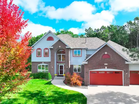 9323 Duckwood Trl, Woodbury, MN 55125