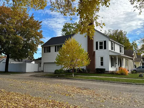 901 3rd St SW, Willmar, MN 56201 photo 2