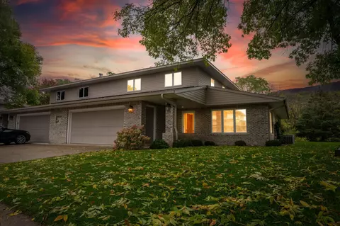 255 Salem Point Dr SW, Rochester, MN 55902