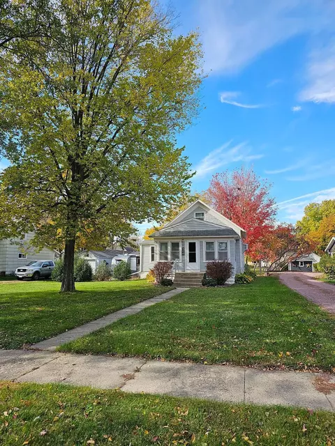306 S Lake St, Sherburn, MN 56171