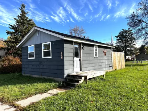 129 Broadway NW, Mcintosh, MN 56556