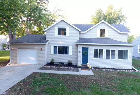 220 2nd St NE, Blooming Prairie, MN 55917