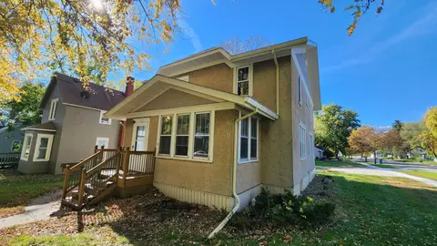 1231 Elliott Ave N, Glencoe, MN 55336