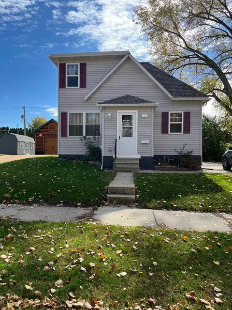 725 Water St SW, Sleepy Eye, MN 56085