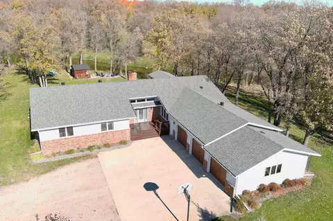 20988 Willchard Dr, Thief River Falls, MN 56701