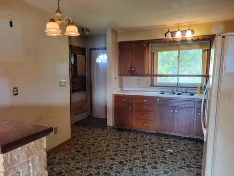 63 E 7th St, Superior, WI 54880 photo 4