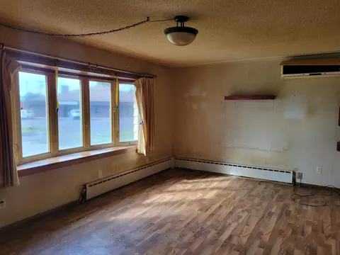 63 E 7th St, Superior, WI 54880 photo 3