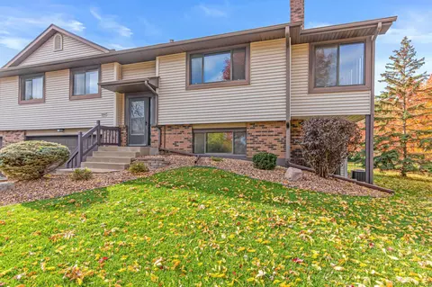 5567 Donegal Dr, Shoreview, MN 55126